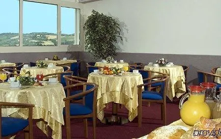 호텔 Sailing Center